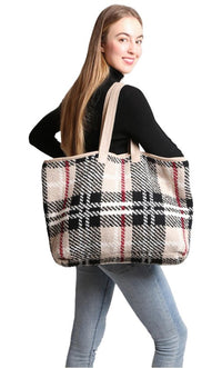 PATTERNED FALL POCKETBOOK