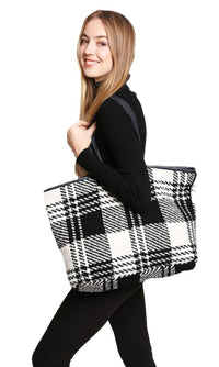 PATTERNED FALL POCKETBOOK