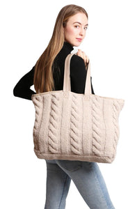 BRAIDED CABLE KNIT POCKETBOOK