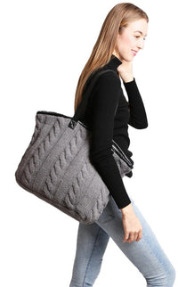 BRAIDED CABLE KNIT POCKETBOOK